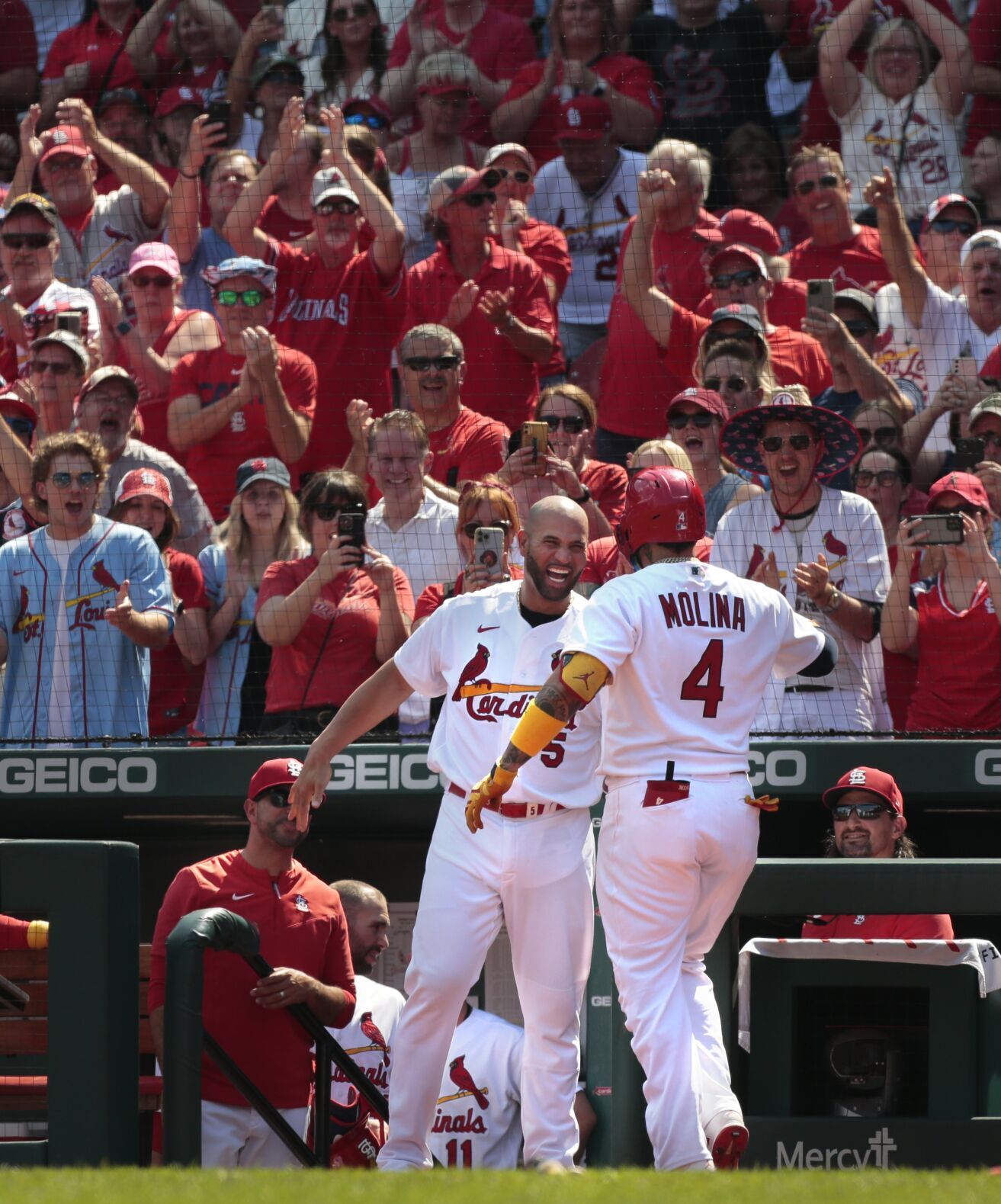 Cardinals beat Reds 5-1 in first game of doubleheader